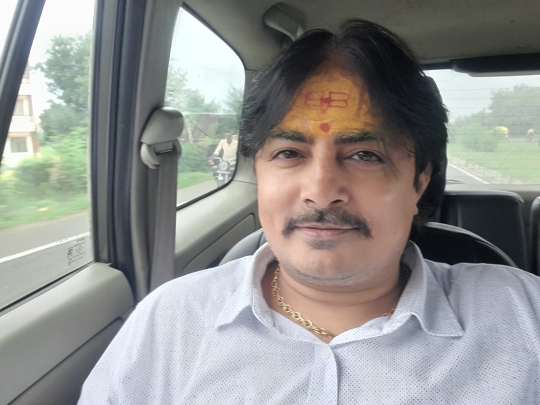 Vijay Bhardwaj Starts The Drive To Clean Hindon River Under PM’s Gandagi Choro Bharat Campaign