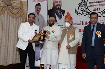 Rahul  Shukla  Awarded At Mumbai Halchal Achievers Award Function