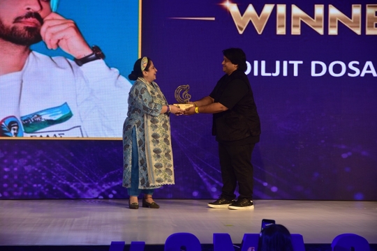 Indiantelevision dotcom’s The Clef Music Awards booms in the music industry Armaan Malik and Dhvani Bhanushali won