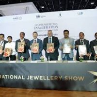 Vicky Kaushal – Pritam Add Glam & Glitz To GJEPC’s IIJS Premiere In Mumbai