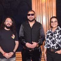 Title Song Of The Music Album Tere Ishq Mein Was Recorded Under The Banner Of A K H Production House