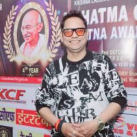 Bollywood Singer Deepak Giri  Honored With The Prestigious ‘Mahatma Gandhi Ratna Award 2024’ In Mumbai